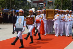 Linh cữu nguyên Tổng Bí thư Đỗ Mười về tại quê nhà, khu Ma Vang, thôn 1, xã Đông Mỹ, huyện Thanh Trì, thành phố Hà Nội. Ảnh: Doãn Tấn - TTXVN