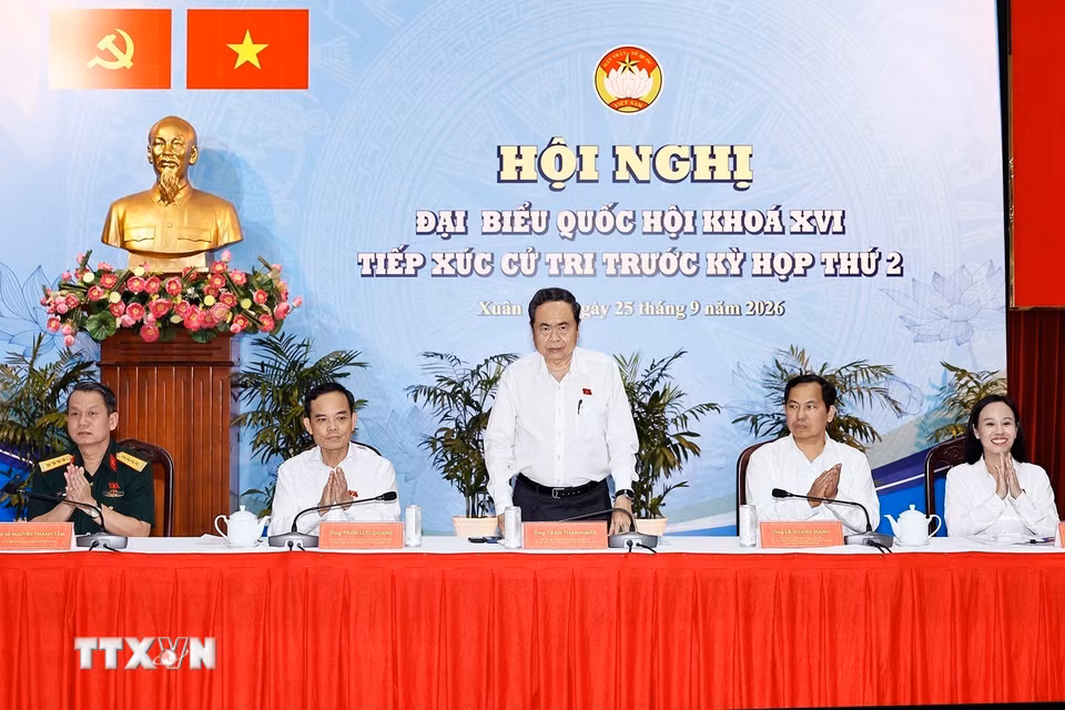 Chủ tịch Quốc hội Trần Thanh Mẫn dự Hội nghị đại biểu Quốc hội khóa XVI tiếp xúc cử tri trước Kỳ họp thứ 2, tại phường Xuân Hòa, Thành phố Hồ Chí Minh. (Ảnh: Doãn Tấn/TTXVN)