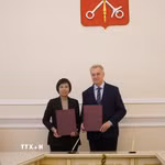 Lễ ký thoả thuận hợp tác giữa TTXVN và Uỷ ban Đối ngoại St.Petersburg. (Ảnh: Tâm Hằng/TTXVN)