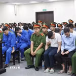 Các bị cáo tại phiên tòa. (Ảnh: Kim Anh/TTXVN)