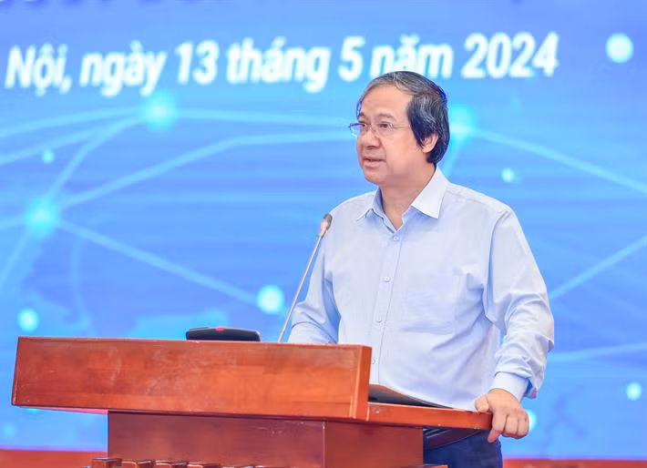 Bộ trưởng Nguyễn Kim Sơn phát biểu chỉ đạo tại hội thảo. (Ảnh: Bộ GD-ĐT)