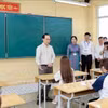 Bộ trưởng Hoàng Minh Sơn kiểm tra điểm thi, động viên thí sinh trước giờ G thi tốt nghiệp THPT