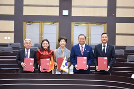 Lễ ký MOU giữa các trường Đại học và Cao đẳng của Việt Nam với Trường Hoseo. (Ảnh: Khánh Vân/TTXVN)