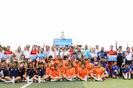 Các cầu thủ trẻ hào hứng tham gia Festival bóng đá nữ trẻ năm 2026. (Ảnh: Hồng Thái/TTXVN)