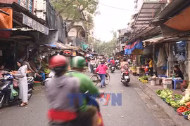 Hà Nội: Tiểu thương tại nhiều chợ truyền thống linh hoạt để bình ổn giá cả