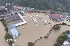 Ngập lụt tại quận Sariyer, thành phố Istanbul, Thổ Nhĩ Kỳ ngày 15/10/2026. (Ảnh: THX/TTXVN phát)