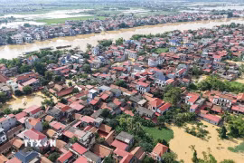 Phường Vân Hà, tỉnh Bắc Ninh bị nước lũ tràn vào gây ngập. (Ảnh: Thái Hùng/TTXVN)