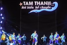 Chương trình nghệ thuật tại đêm khai mạc Lễ hội biển Tam Thanh năm 2026 , với chủ đề “Tam Thanh - Biển xanh vẫy gọi.” (Nguồn: Nhân dân)