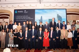 Các đại biểu chụp ảnh chung. (Ảnh: Xuân Khu/TTXVN)