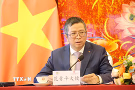 Đại sứ Việt Nam tại Trung Quốc Phạm Thanh Bình phát biểu tại Tọa đàm. (Ảnh: Công Tuyên/TTXVN)