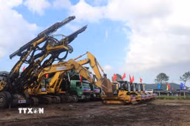 Khởi công dự án đường cao tốc Vinh-Thanh Thủy. (Ảnh: Trịnh Duy Hưng/TTXVN)