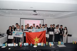 Top 8 đội lọt vào vòng chung kết cuộc thi UAVS Hackathon 2026: Nguồn Mã. (Ảnh: Diệu Linh/TTXVN )