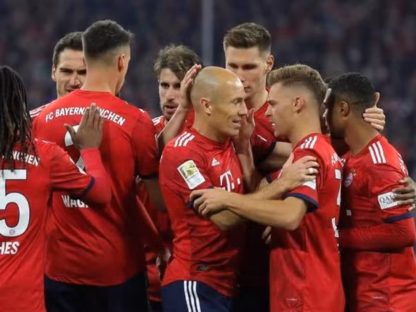 Bàn thắng phút 48 khiến các cầu thủ Bayern nghĩ sẽ phá đi sự bế tắc....(Nguồn: fcb.de)