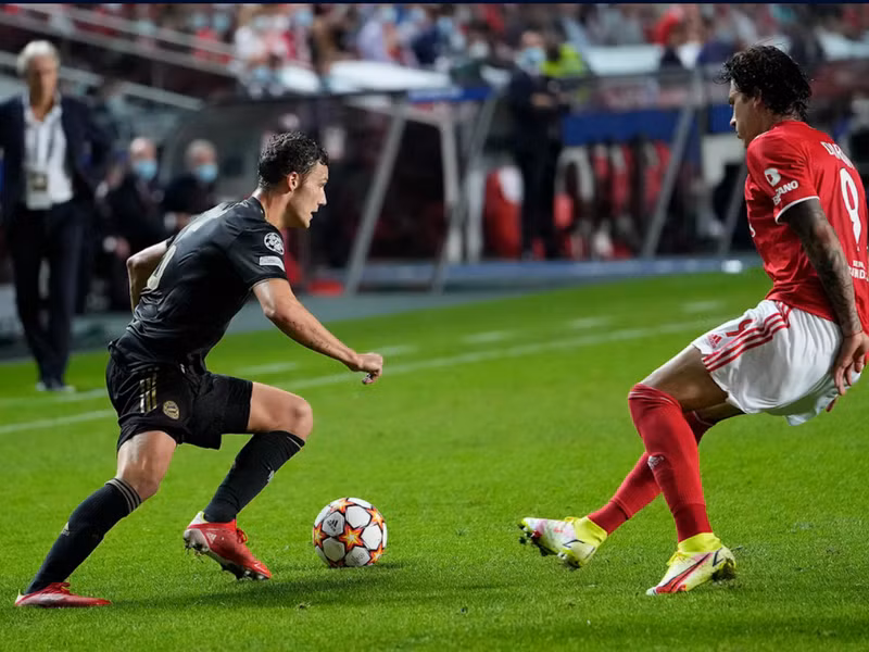 Benjamin Pavard đã có trận đấu xuất sắc.(Nguồn: Fcb.com)