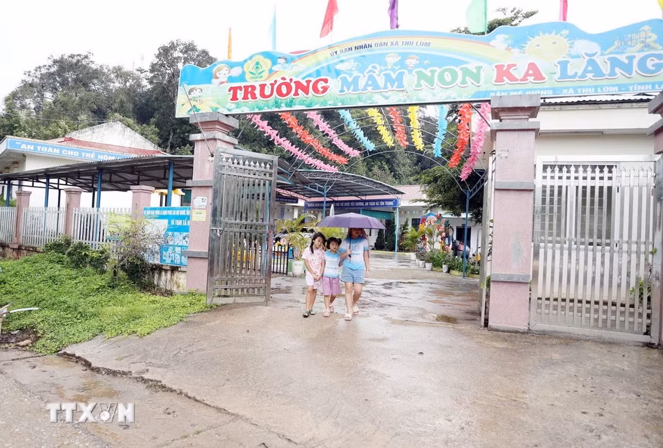 Trường Mầm non Ka Lăng được xây dựng khang trang đảm bảo cho việc nuôi dạy học sinh. (Ảnh: Quý Trung/TTXVN)