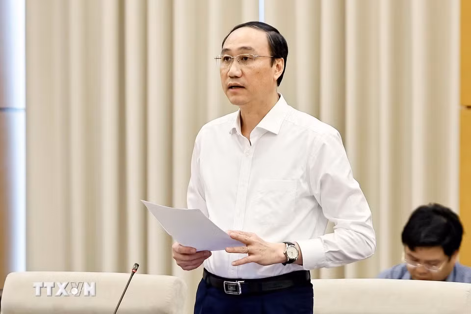 Phó Bí thư chuyên trách Đảng ủy Quốc hội Phùng Khánh Tài phát biểu. (Ảnh: Doãn Tấn/TTXVN)
