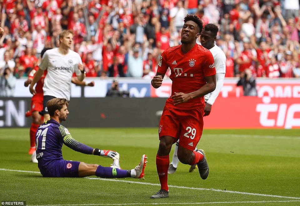 Kingsley Coman mở đầu cho chiến thắng của Bayern bằng pha lập công ở ngay phút thứ tư của trận đấu.
