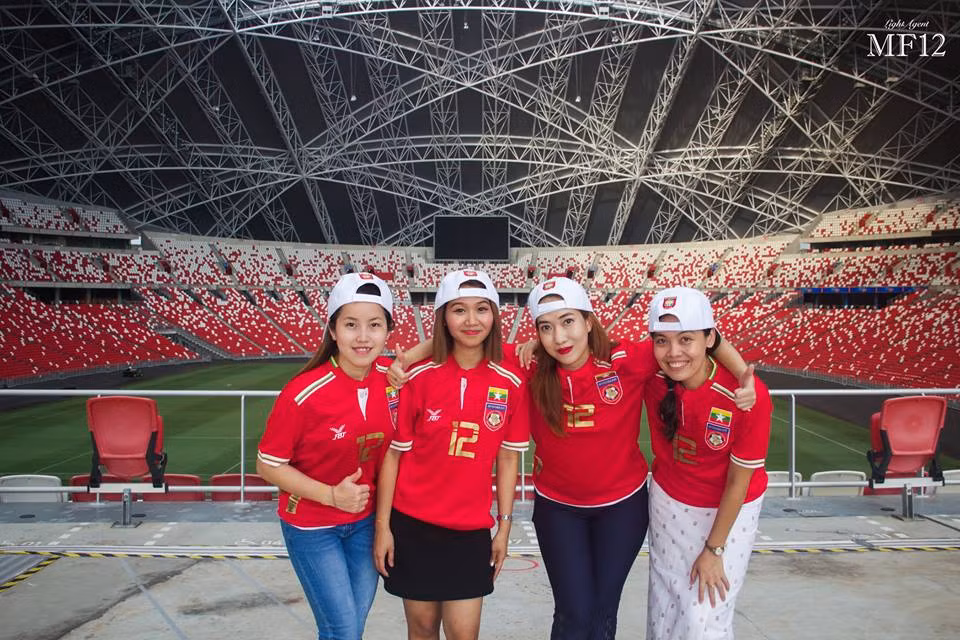 ...để cổ vũ cho đội nhà thi đấu với tuyển Việt Nam, cũng như các trận đấu khác tại bảng B AFF Cup. (Nguồn: MMF)