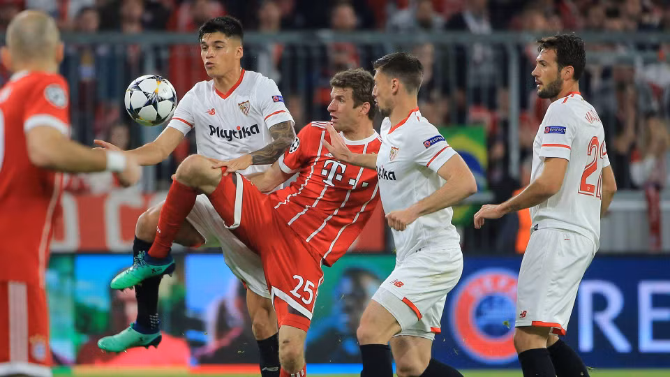 Sevilla đã nhập cuộc quyết tâm khiến Bayern khó khăn.