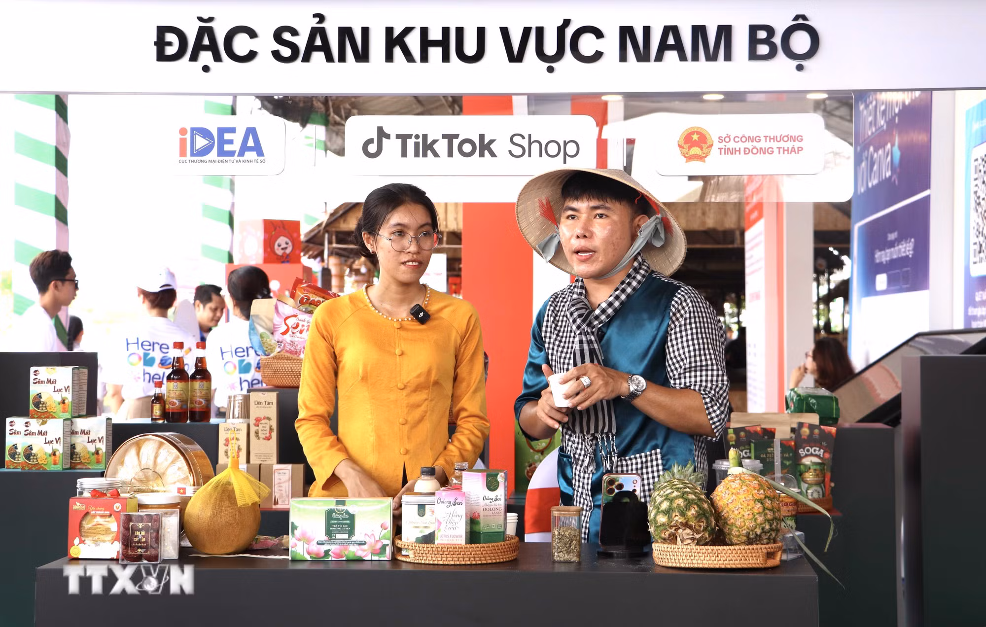 ttxvn-giai-phap-thuong-mai-dien-tu-thuc-day-doanh-so-ban-hang-tai-dong-thap-8821892.jpg