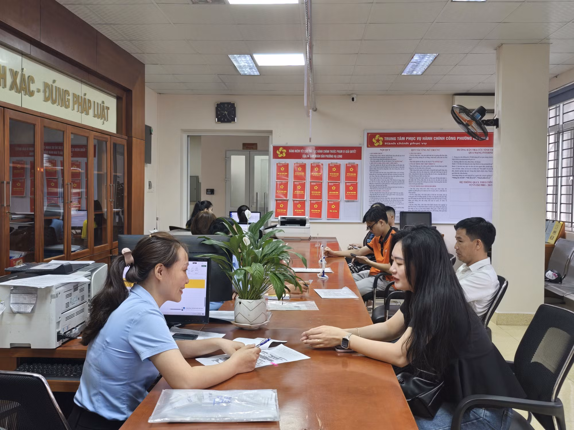 quangninh-van-hanh-chinh-quyen-hai-cap-phuong-ha-long-quang-ninh-lay-nguoi-dan-lam-trung-tam-phuc-vu-8125615.jpg