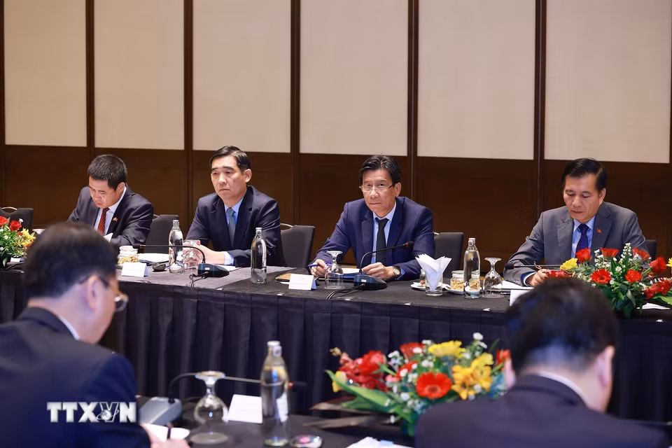 Đại sứ Việt Nam tại một số nước trong khu vực Đông Nam Á tham dự buổi làm việc. (Ảnh: Dương Giang/TTXVN)