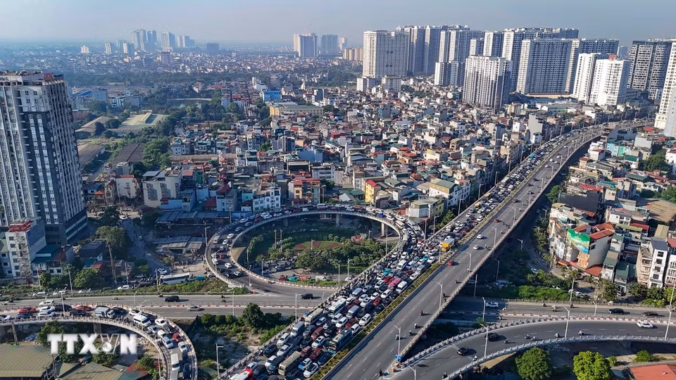 Vòng xuyến giao thông từ đường Minh Khai lên cầu Vĩnh Tuy vào hồi 10 giờ sáng 3/9/2026. (Ảnh: Trung Nguyên/TTXVN)