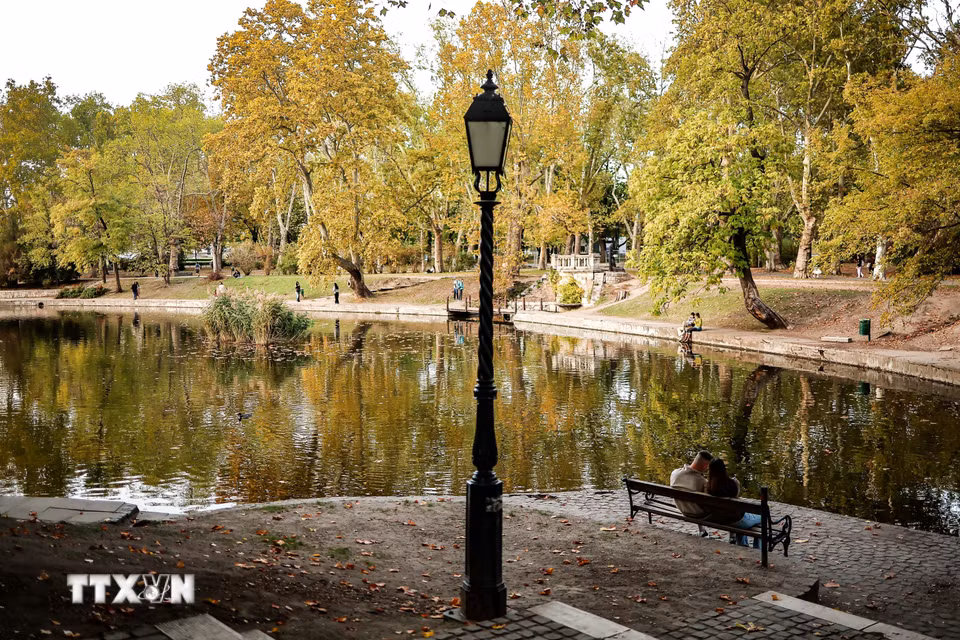 Cảnh đẹp mùa Thu tại Budapest, Hungary ngày 20/10/2026. (Ảnh: THX/TTXVN phát)