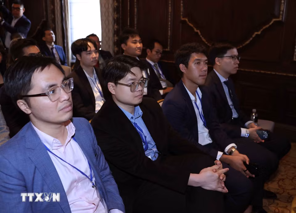 Các đại biểu tham dự buổi gặp gỡ. (Ảnh: Thống Nhất/TTXVN)