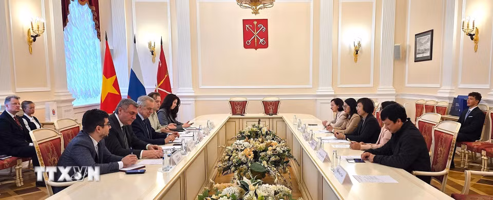Đoàn TTXVN làm việc với Ủy ban Đối ngoại St.Petersburg. (Ảnh: Trần Hải/TTXVN)