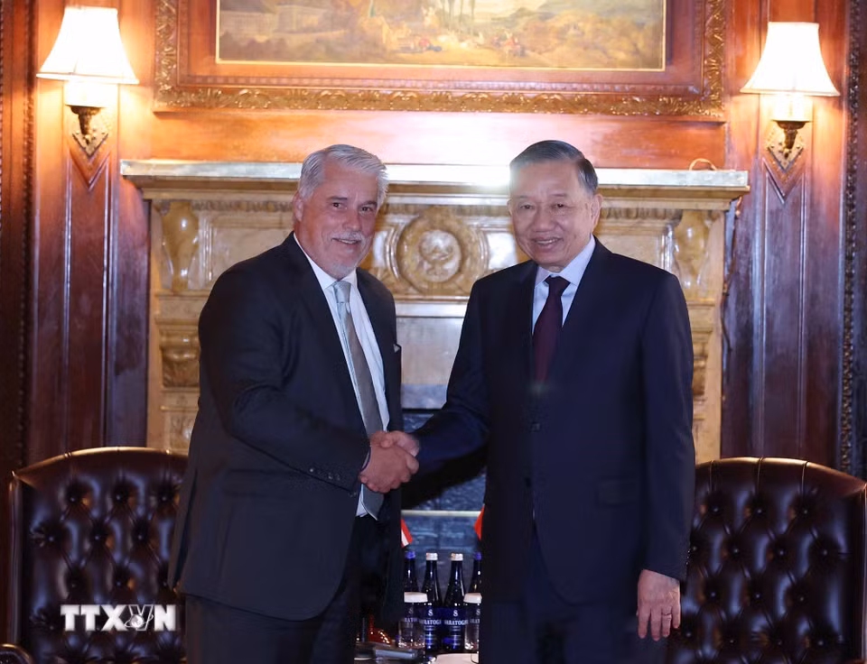 Tổng Bí thư, Chủ tịch nước Tô Lâm tiếp ông Peter J. Gibson, Chủ tịch kiêm Nhà sáng lập Tập đoàn Nebula Energy. (Ảnh: Thống Nhất/TTXVN)