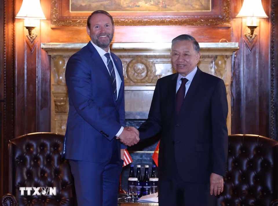 Tổng Bí thư, Chủ tịch nước Tô Lâm tiếp ông William Nathan Franklin, Chủ tịch kiêm Nhà sáng lập Tập đoàn Pacifico Energy. (Ảnh: Thống Nhất/TTXVN)