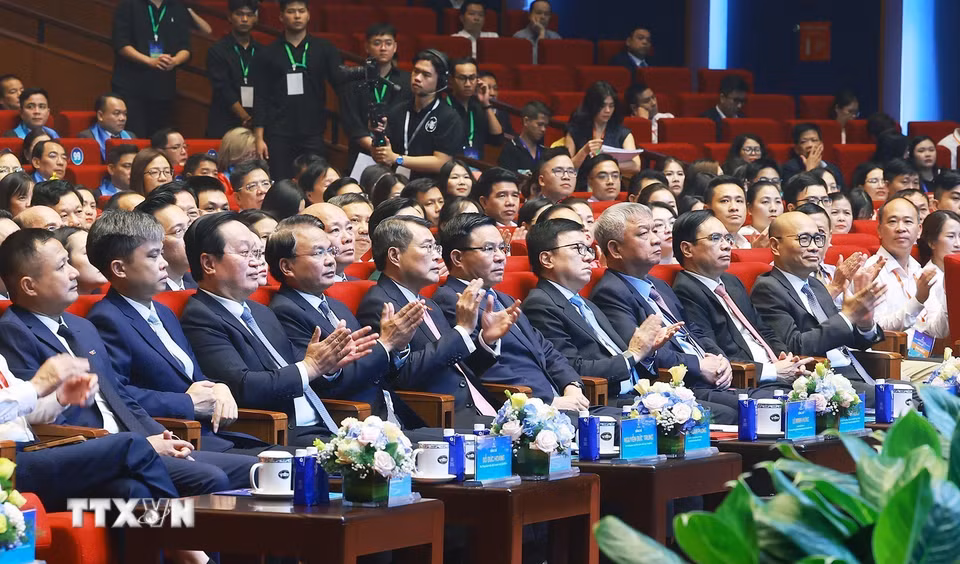 Thủ tướng Lê Minh Hưng dự Lễ công bố sản phẩm đạt Thương hiệu quốc gia Việt Nam lần thứ 10 - năm 2026. (Ảnh: Dương Giang/TTXVN)