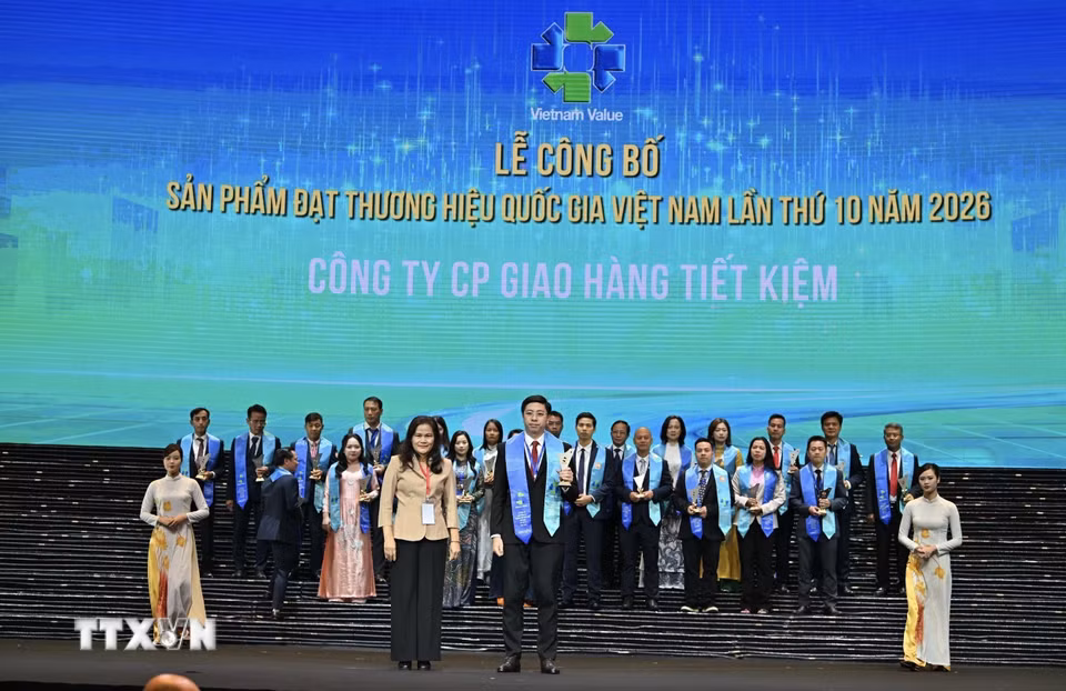 Công ty CP Giao hàng Tiết kiệm được vinh danh Thương hiệu quốc gia Việt Nam. (Ảnh: Trần Việt/TTXVN)