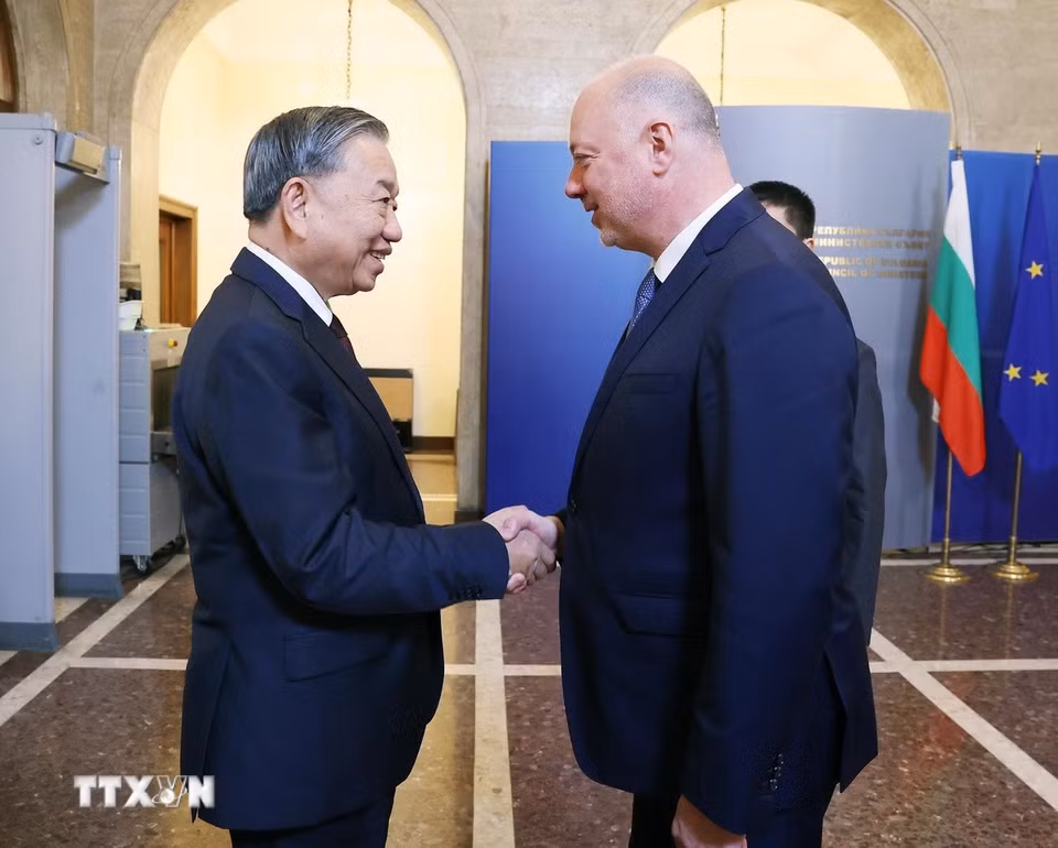 Tổng Bí thư Tô Lâm hội kiến Thủ tướng Bulgaria Rosen Zhelyazkov. (Ảnh: Thống Nhất/TTXVN)
