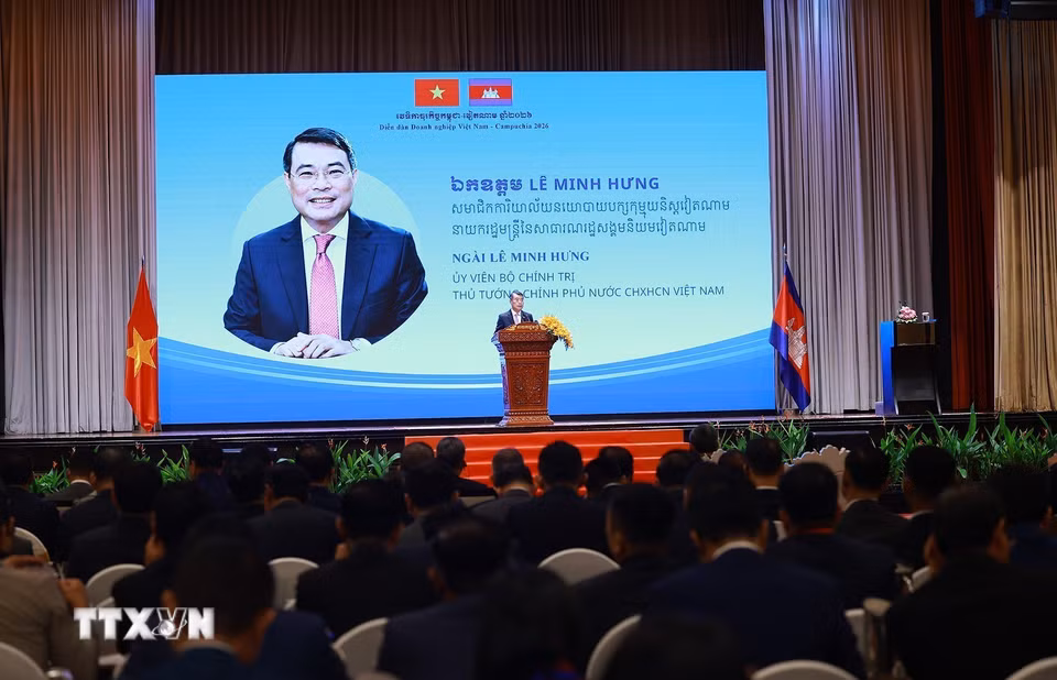 Thủ tướng Lê Minh Hưng phát biểu tại Diễn đàn Doanh nghiệp Việt Nam-Campuchia 2026. (Ảnh: Dương Giang/TTXVN)