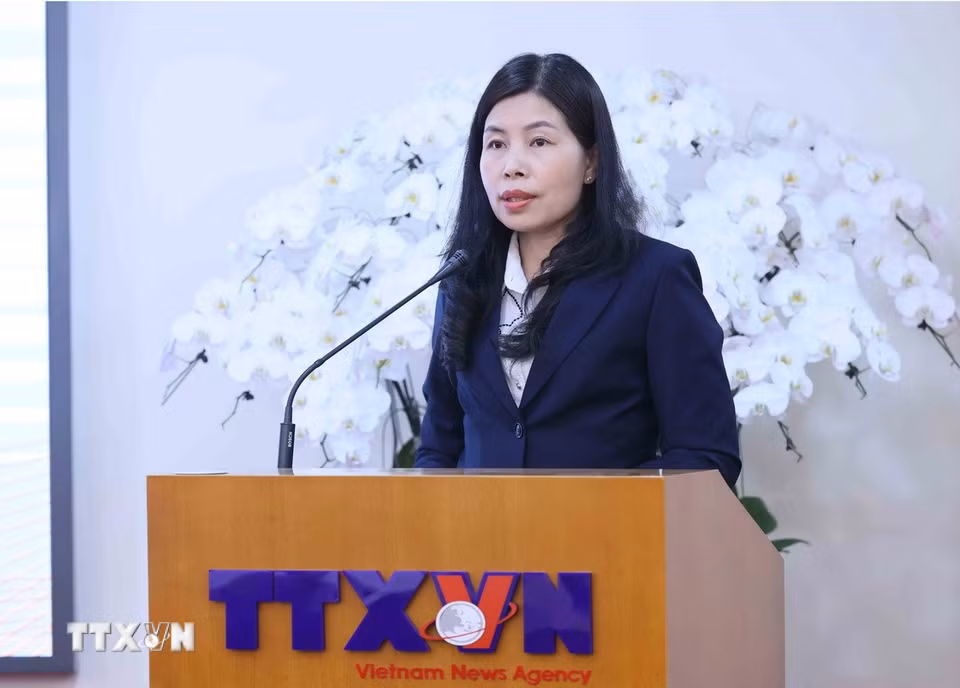 Đồng chí Đỗ Thị Trang, Phó Bí thư chuyên trách Đảng ủy Thông tấn xã Việt Nam phát biểu. (Ảnh: An Đăng/TTXVN)