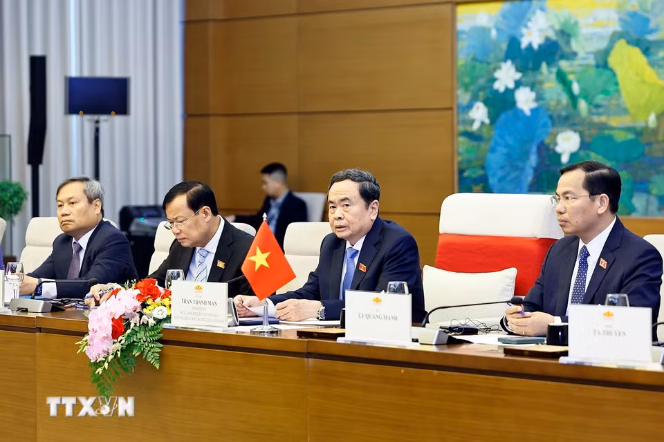 Chủ tịch Quốc hội Trần Thanh Mẫn phát biểu tại cuộc hội kiến Tổng thống Thụy Sĩ Guy Parmelin. (Ảnh: Doãn Tấn/TTXVN)