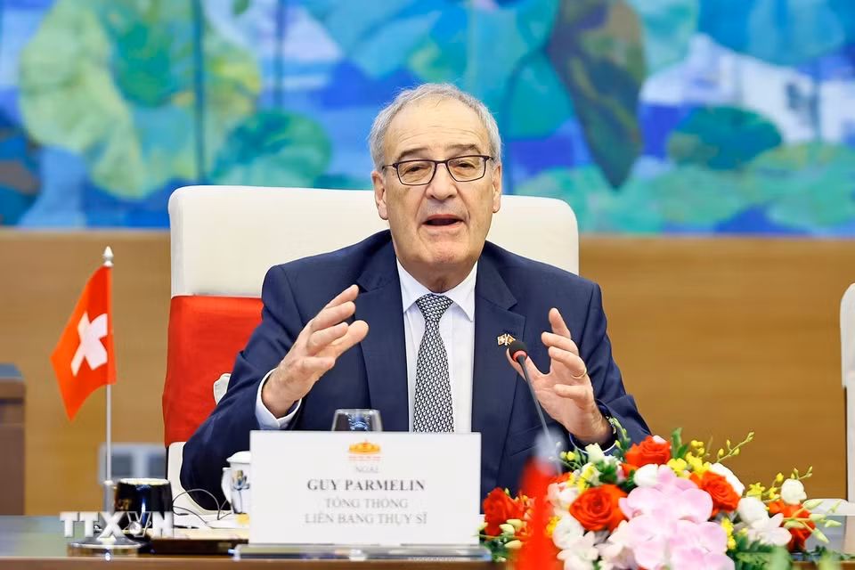 Tổng thống Thụy Sĩ Guy Parmelin phát biểu tại cuộc hội kiến Chủ tịch Quốc hội Trần Thanh Mẫn. (Ảnh: Doãn Tấn/TTXVN)