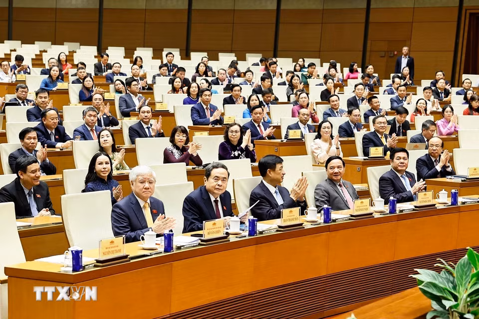 Chủ tịch Quốc hội Trần Thanh Mẫn và đại biểu dự lễ công bố. (Ảnh: Doãn Tấn/TTXVN)