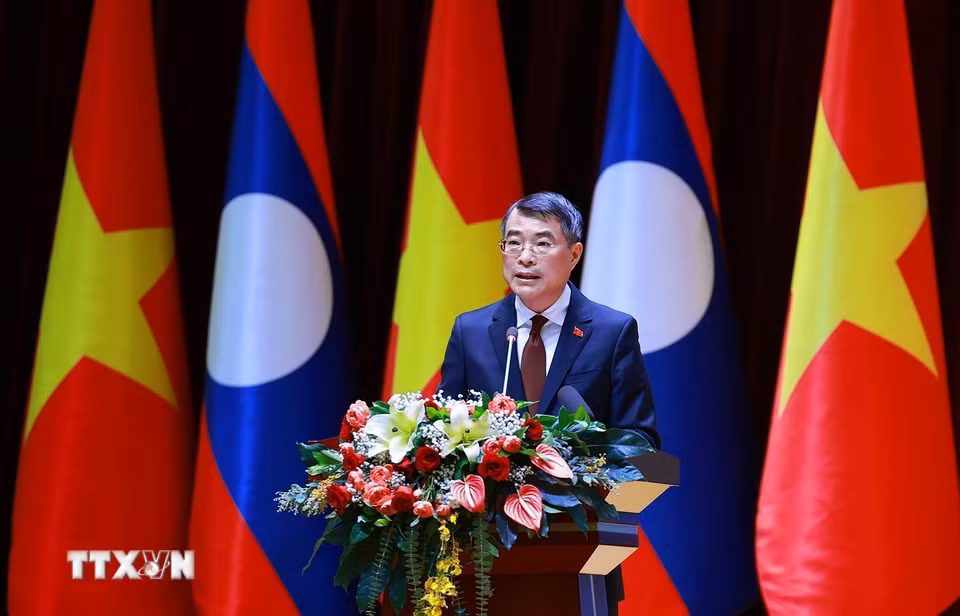 Thủ tướng Lê Minh Hưng phát biểu tại Hội nghị Xúc tiến đầu tư Việt Nam-Lào. (Ảnh: Dương Giang/TTXVN)