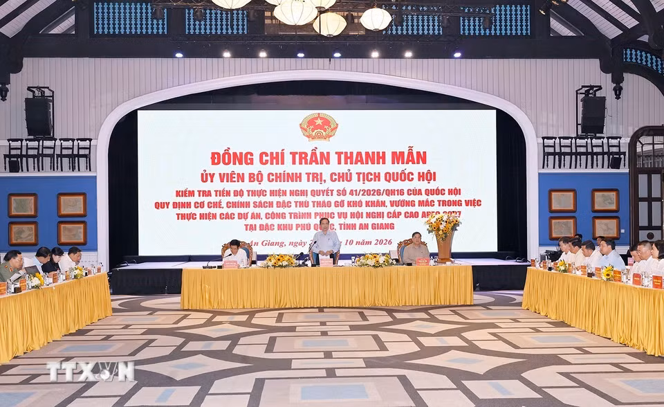 Chủ tịch Quốc hội Trần Thanh Mẫn phát biểu tại cuộc làm việc với Lãnh đạo tỉnh An Giang. (Ảnh: Doãn Tấn/TTXVN)