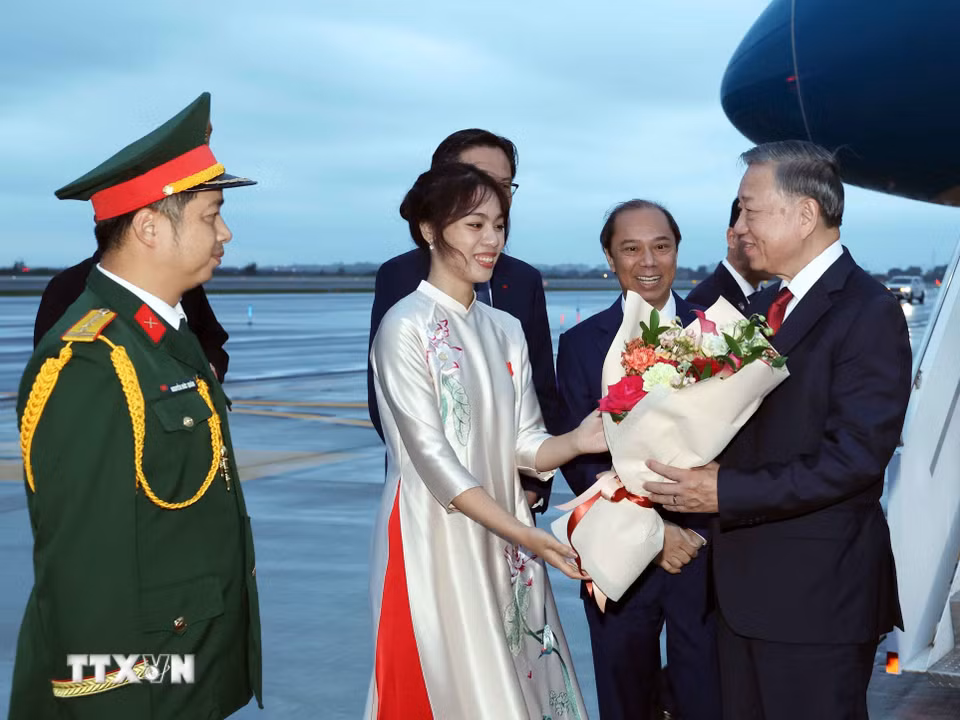 Tổng Bí thư, Chủ tịch nước Tô Lâm đến New York, bắt đầu chuyến tham dự Phiên thảo luận cấp cao Đại hội đồng Liên hợp quốc Khóa 81 và hoạt động song phương tại Hoa Kỳ. (Ảnh: Thống Nhất/TTXVN)