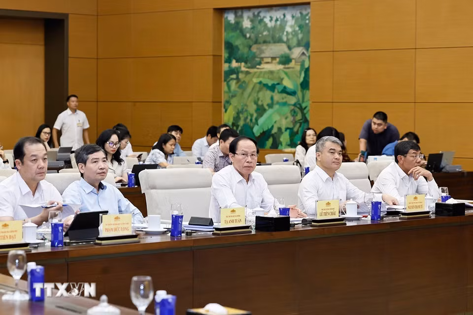 Phó Thủ tướng Lê Tiến Châu và các đại biểu dự phiên họp. (Ảnh: Doãn Tấn/TTXVN)