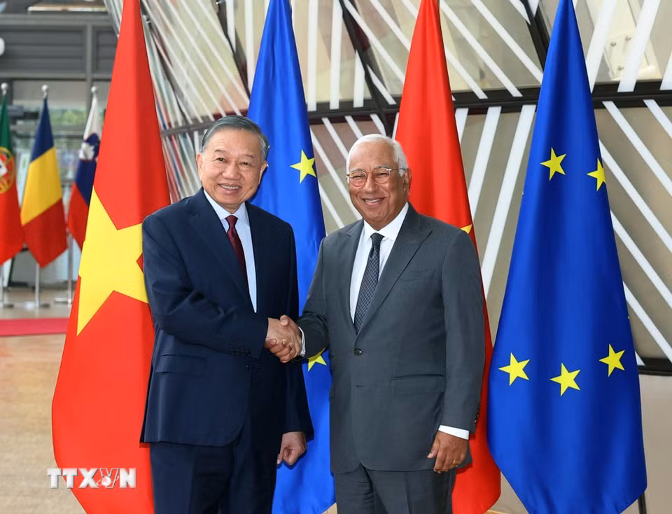 Chủ tịch Hội đồng Châu Âu Antonio Costa chủ trì lễ đón Tổng Bí thư, Chủ tịch nước Tô Lâm. (Ảnh: Thống Nhất/TTXVN)