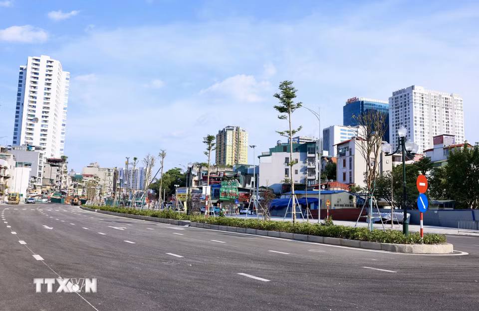 Theo chỉ đạo của UBND thành phố Hà Nội, những đoạn đã đáp ứng đầy đủ yêu cầu kỹ thuật có thể được tổ chức giao thông, khai thác sớm nhằm giảm ùn tắc và phát huy hiệu quả công trình. (Ảnh: Quốc Khánh/TTXVN)