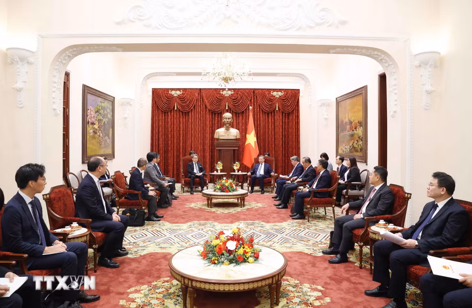 Tổng Bí thư, Chủ tịch nước Tô Lâm tiếp ông Maeda Tadashi, Chủ tịch Hội đồng quản trị Ngân hàng Hợp tác Quốc tế Nhật Bản (JBIC). (Ảnh: Thống Nhất/TTXVN)