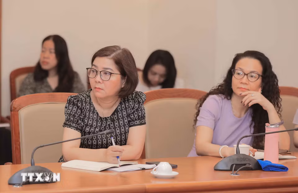 Lãnh đạo, cán bộ phụ trách tài chính và kế toán của các đơn vị thuộc Thông tấn xã tham dự buổi tập huấn. (Ảnh: Phan Phương/TTXVN)