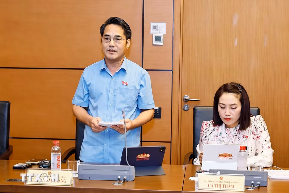 Đại biểu Quốc hội tỉnh Lai Châu Triệu Kim Thắng phát biểu. (Ảnh: Doãn Tấn/TTXVN)