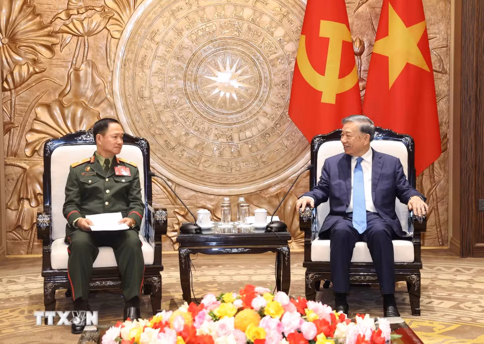 Tổng Bí thư, Chủ tịch nước Tô Lâm tiếp Đại tướng Khamliang Outhakaysone, Ủy viên Bộ Chính trị, Phó Thủ tướng, Bộ trưởng Quốc phòng Lào. (Ảnh: Thống Nhất/TTXVN)